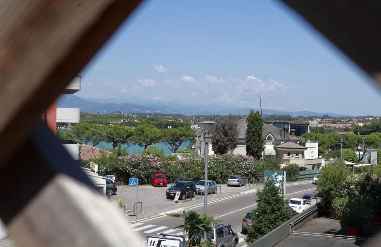 Hotel La Terrazza Sul Lago Peschiera del Garda Exterior foto